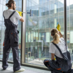 Wie eine Glasreinigungsfirma Ihr Büro sauber und professionell hält