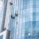Die Vorteile professioneller Glasreinigungsdienste für Ihr Büro
